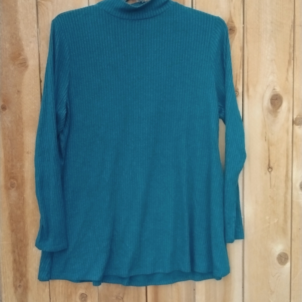 Long Sleeve-turtle neck- ribbed shirt- color might differ because of lighting